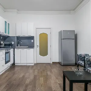 https://live-like-royaltymodern-aristocraticflat-apartment.sofiahotelsbg.com